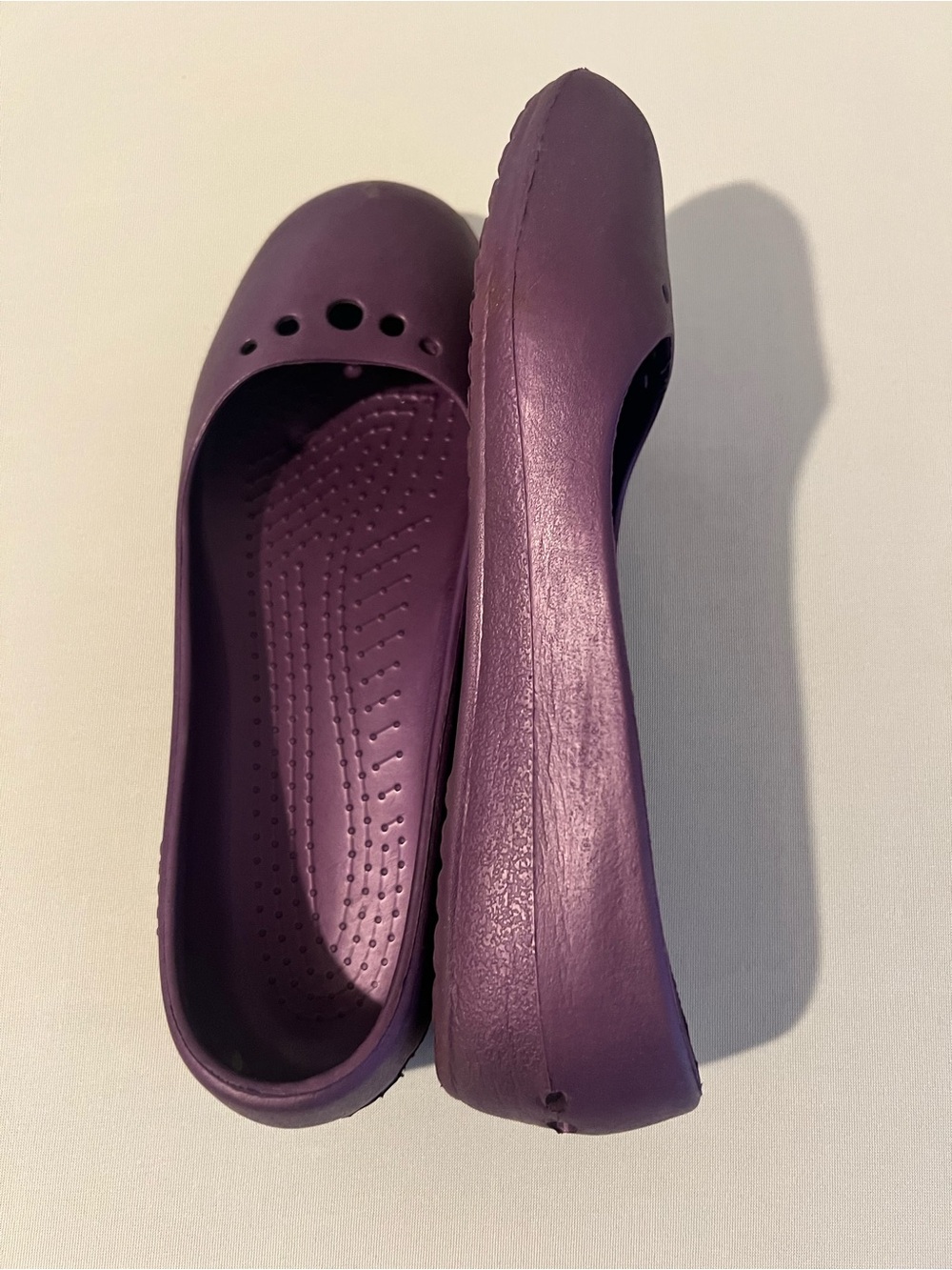 CROCS Slip-On Ballet Flats in Deep Purple | Women's size 9 - Picture 5 of 5